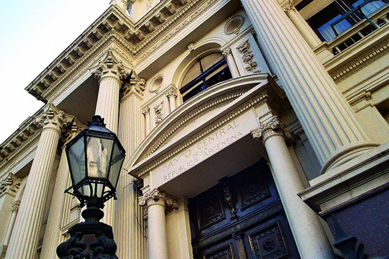 Arjantin Merkez Bankası faizi tek seferde 950 baz puan artırdı